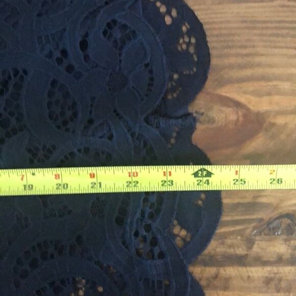 NWT Nanette Lepore Lace V-Neck Scalloped Top - S - Picture 10 of 10